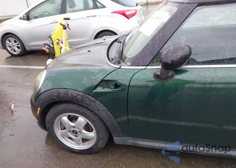 2011 Mini Cooper Clubman z USA, uszkodzony, nr VIN WMWZF3C58BTX81539